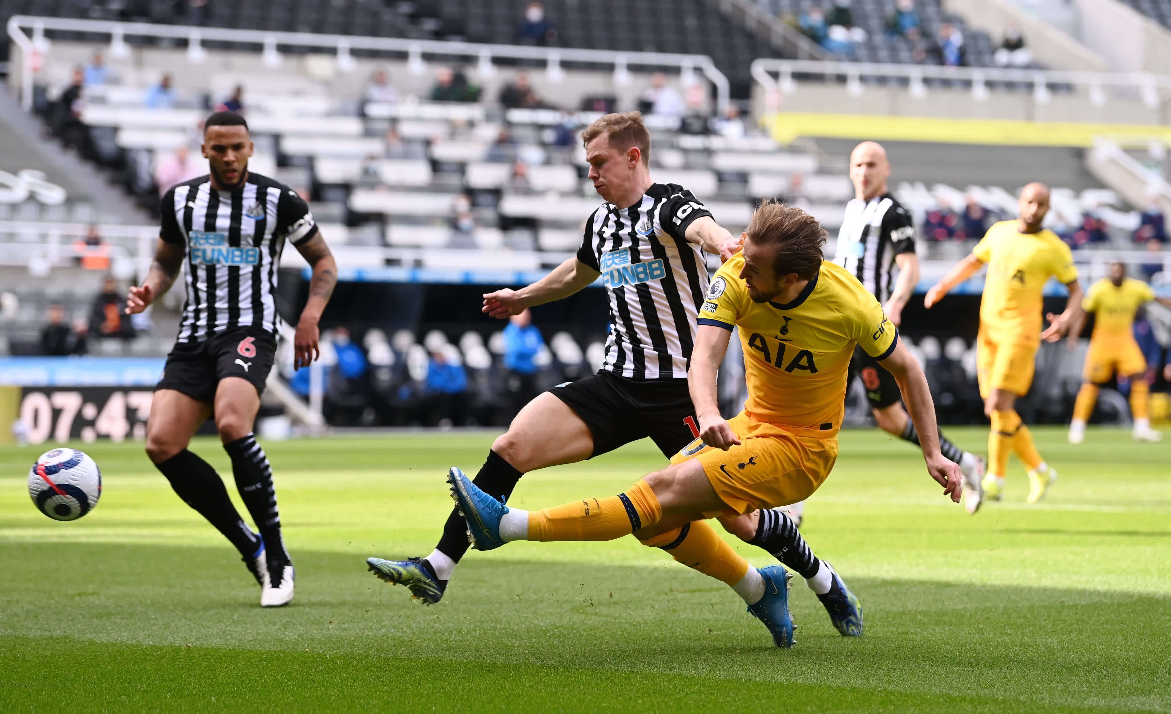 而琼斯的个 而琼斯的个